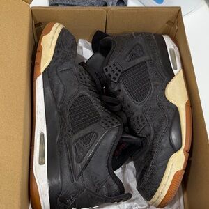 Air Jordan 4 retro SE Black Laser Sneakers with White and Brown Accents